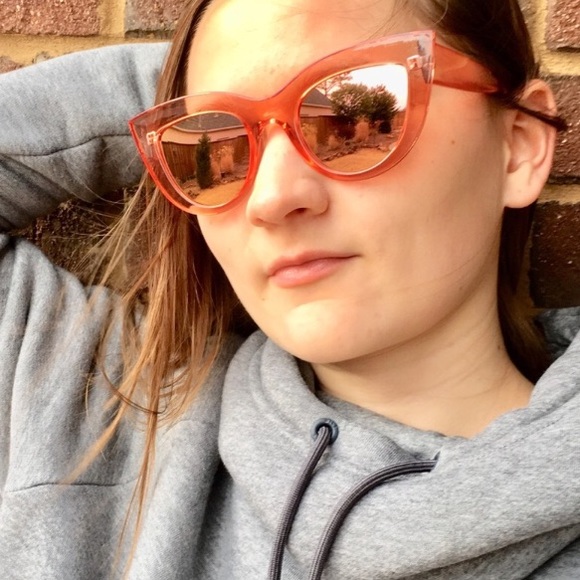 SALE❤️Pink Mirror Cat Eye Sunglasses - Picture 3 of 3